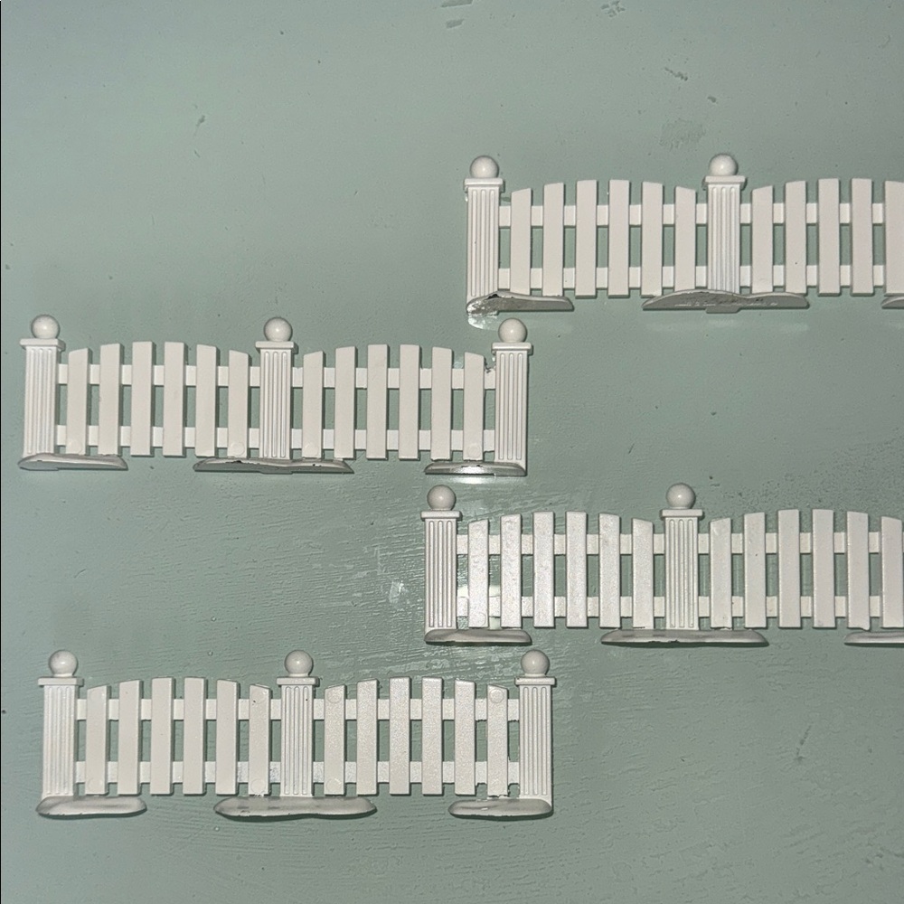 Department 56 Village Picket Fence 4 pieces white